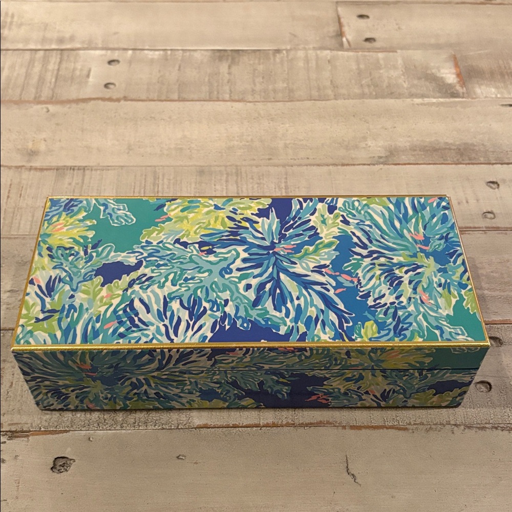 Lilly Pulitzer Wade & Sea Large Lacquer Box NWT - Picture 2 of 11